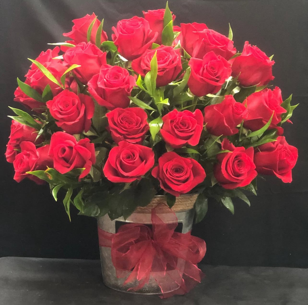 Canasto de Rosas Rojas