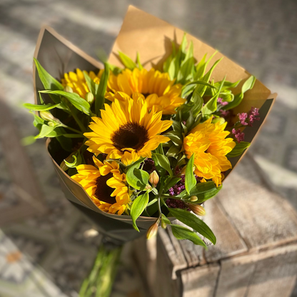 Ramo de Girasoles y Astromelias