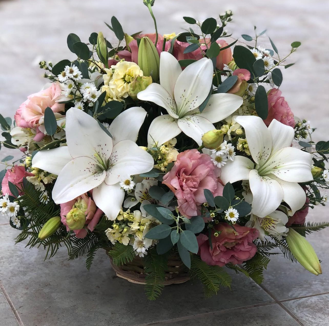 Canasto Mix Flores Rosadas