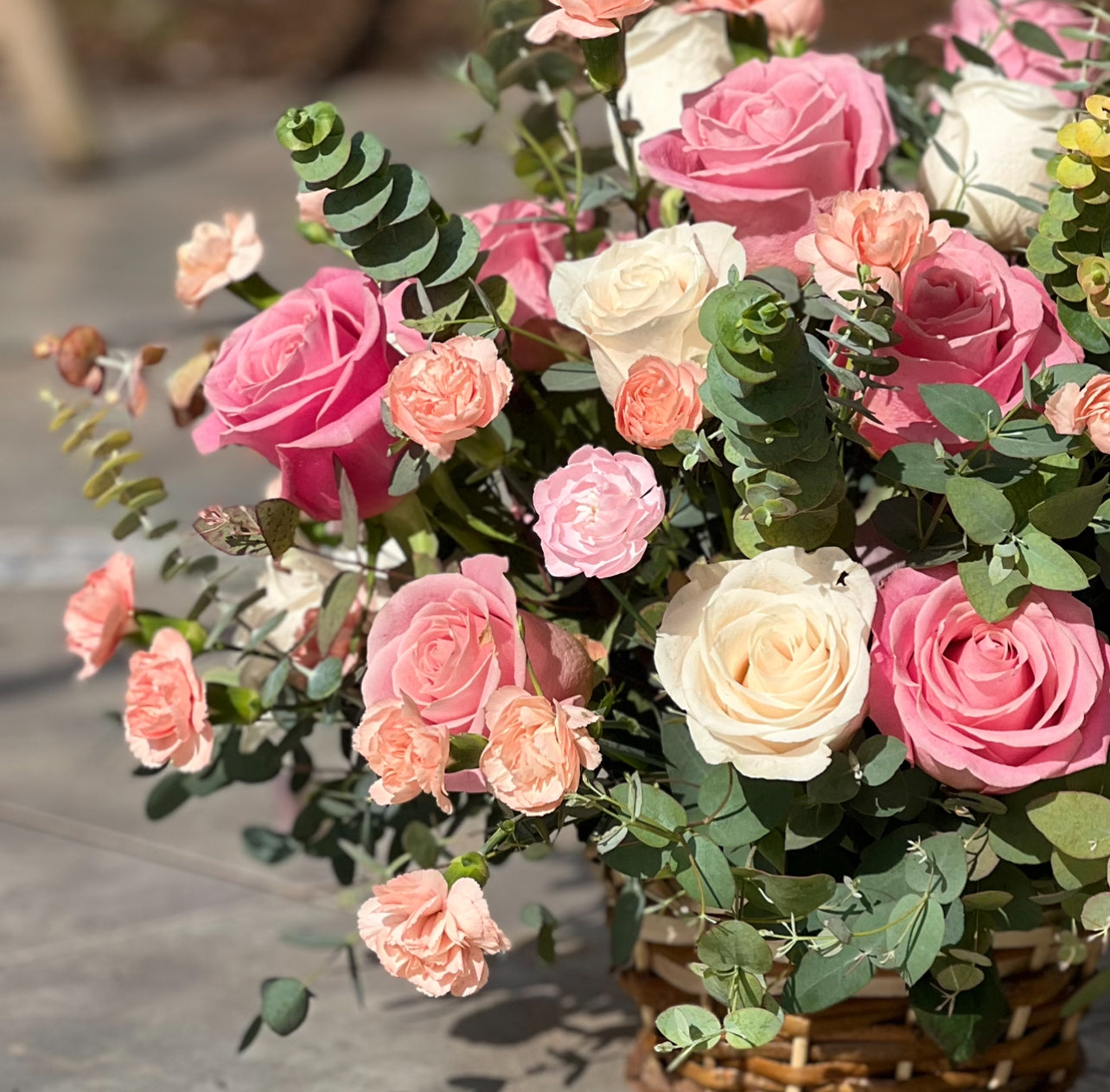 Canasto de Rosas Rosadas