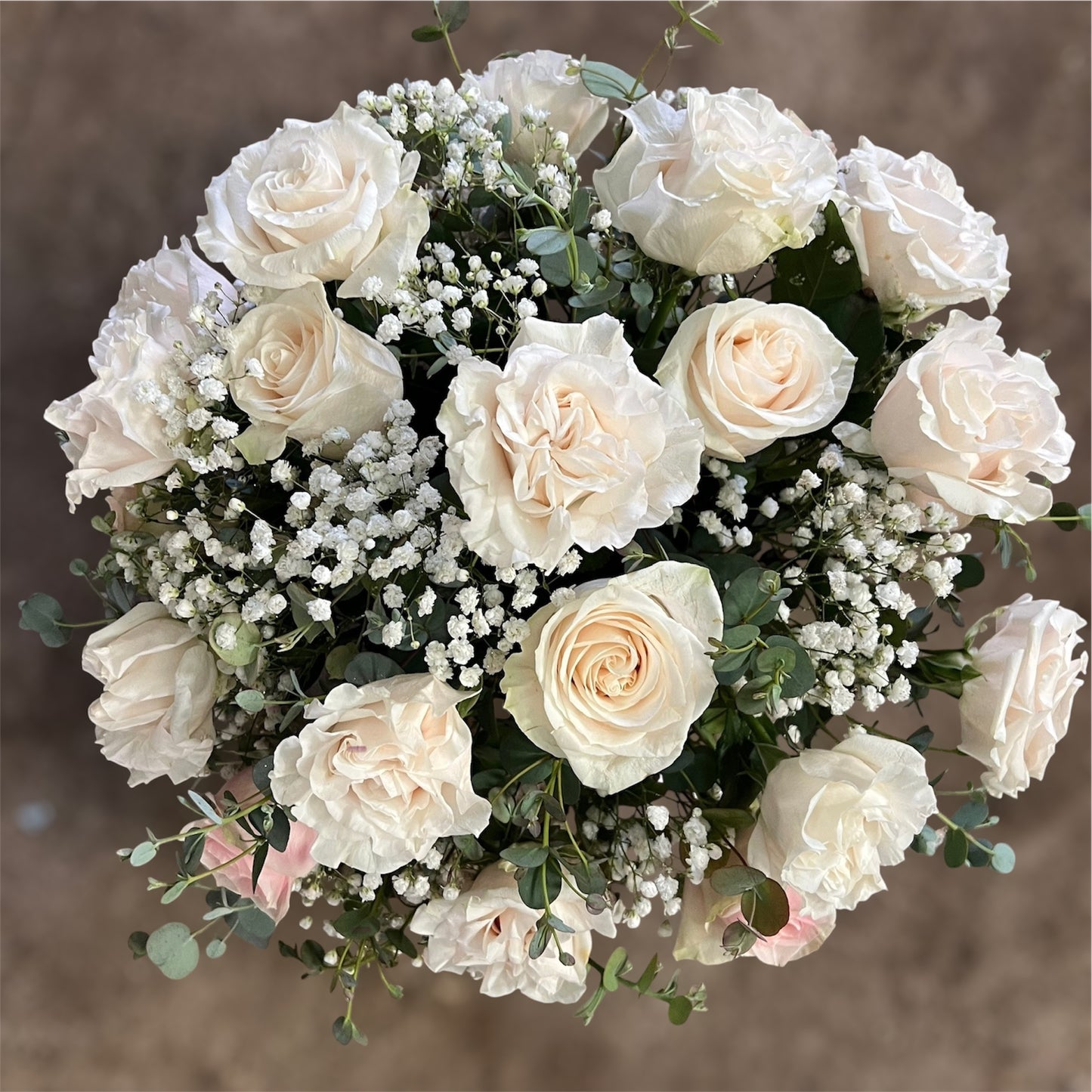 Canasto de Rosas Blancas